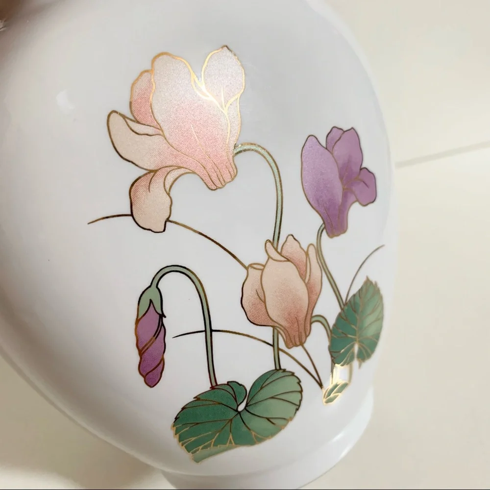 Vintage gold trim floral handle vase - Picture 4 of 17